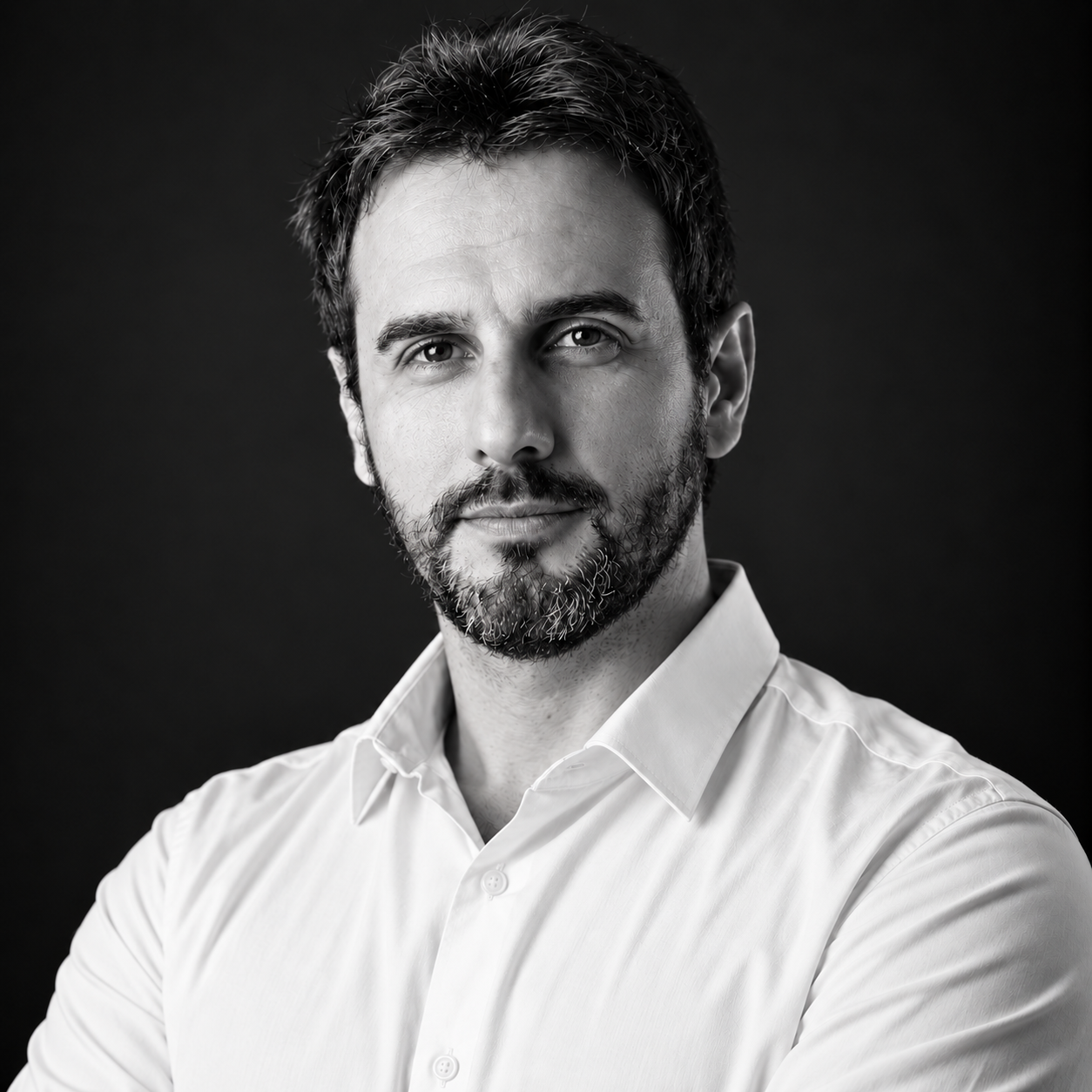 Portrait de Fabien Canale en noir et blanc